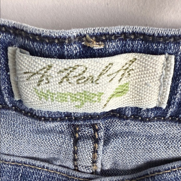 Wrangler Classic Blue Denim Jeans Size 4 x 30 - Picture 2 of 6